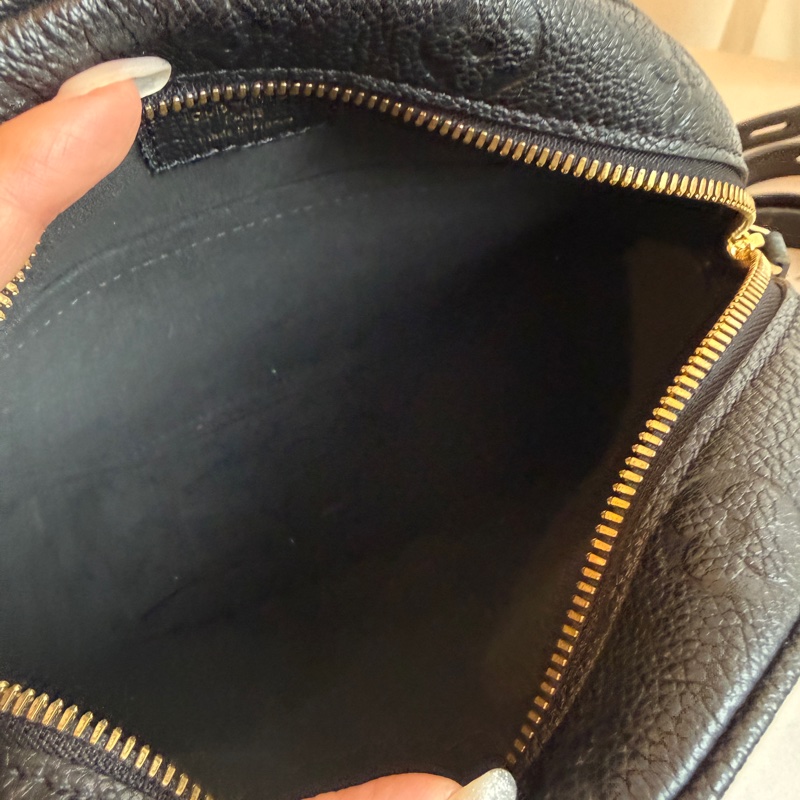 lv黑色壓紋圓餅包🤍🤍🤍❤️-13