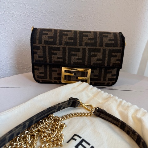 FeNdi 法棍小迷你。好可愛