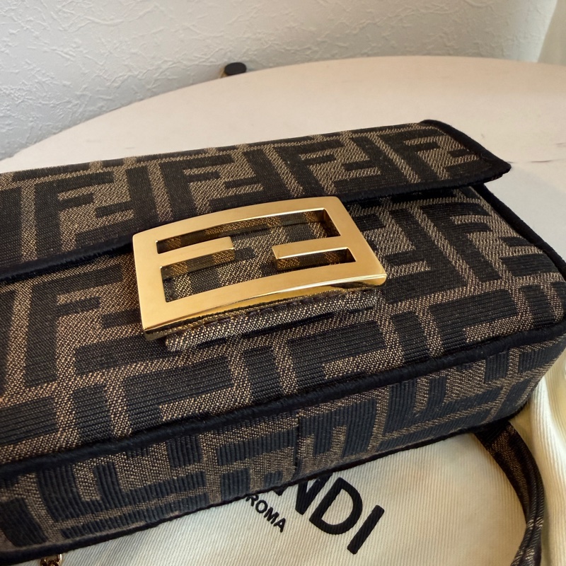 FeNdi 法棍小迷你。好可愛-7