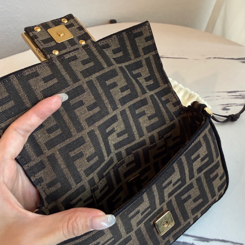 FeNdi 法棍小迷你。好可愛-10