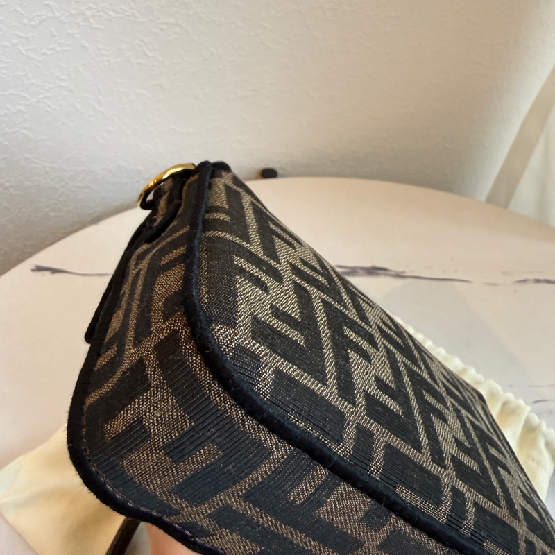 FeNdi 法棍小迷你。好可愛-15