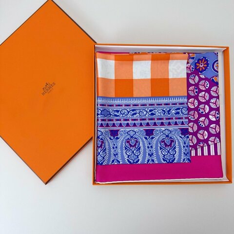 Hermes愛馬仕絲巾 閒置新 90*90cm