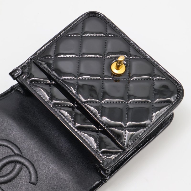 CHANEL 22K漆皮豆腐包 - 黑金-10