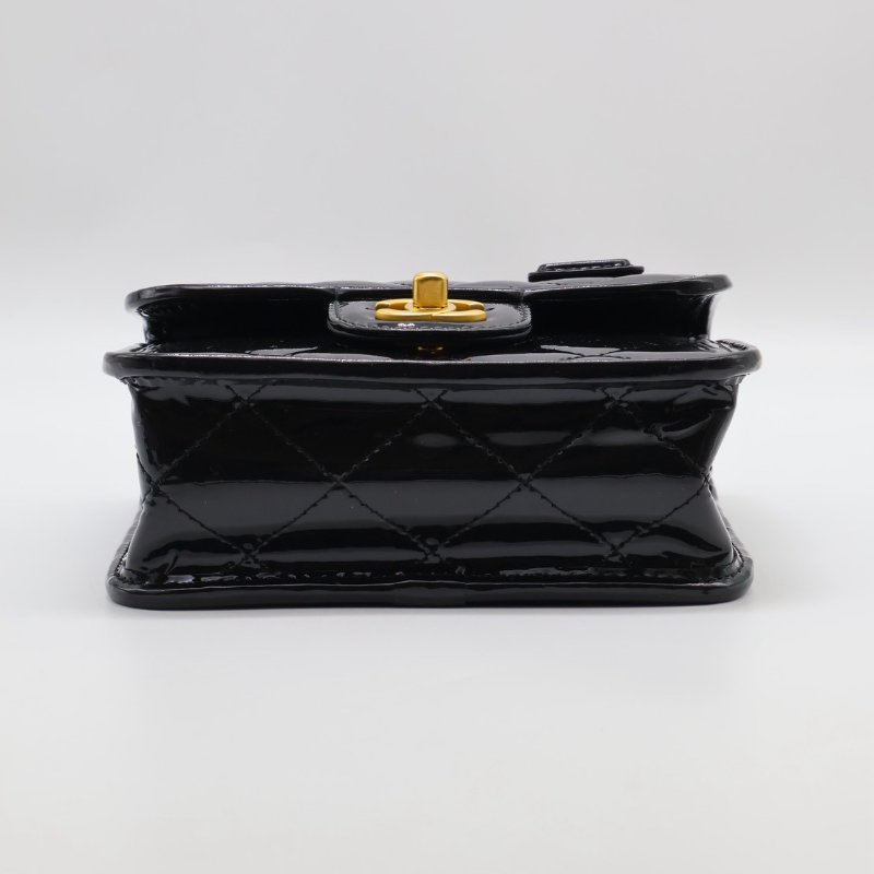 CHANEL 22K漆皮豆腐包 - 黑金-15
