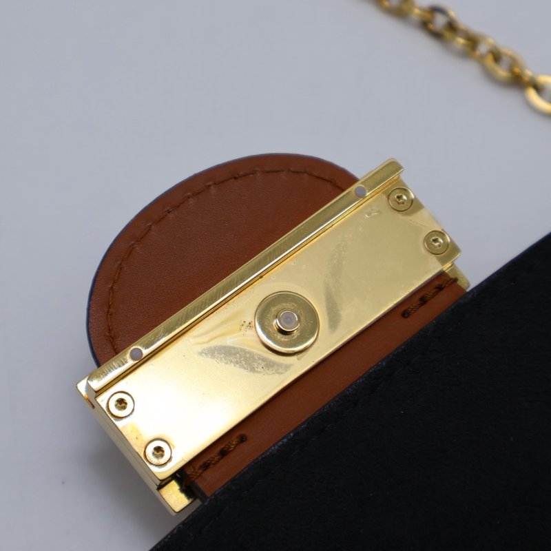 LOUIS VUITTON Dauphine達芙妮鍊帶小包-11