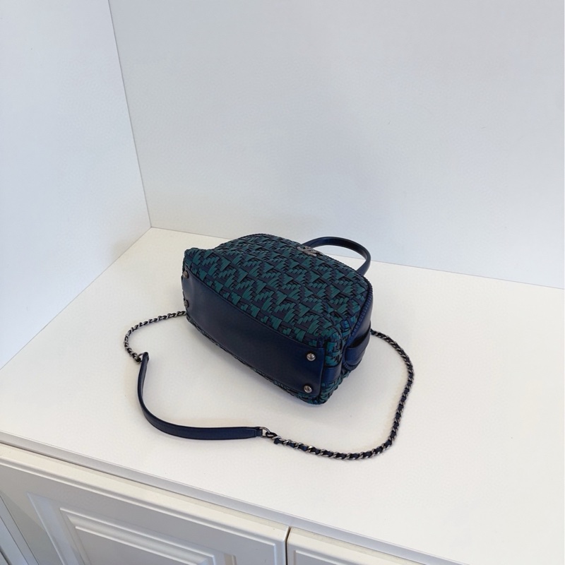 【98新🆕】Chanel  墨綠拼深海軍藍編織牛皮🦚保齡球手提包 造舊銀扣 小號 small-6