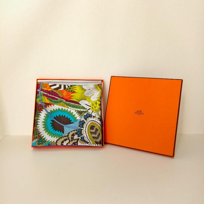 hermes 愛馬仕 藍色絲巾 88*88 閒置成色-0