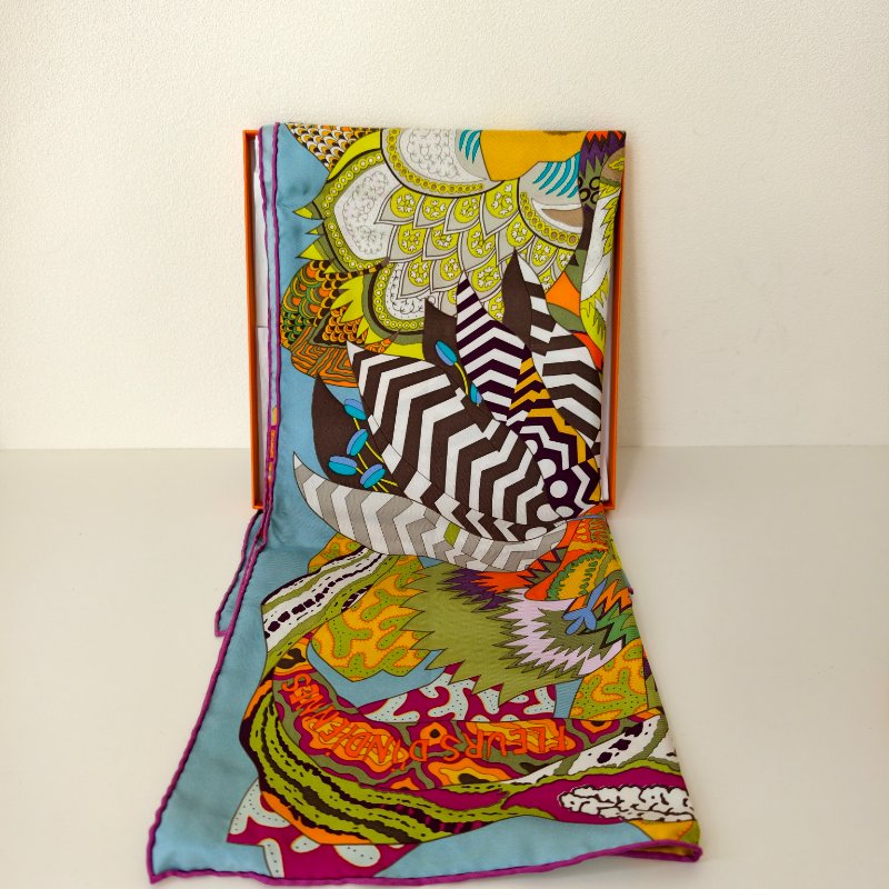 hermes 愛馬仕 藍色絲巾 88*88 閒置成色-1