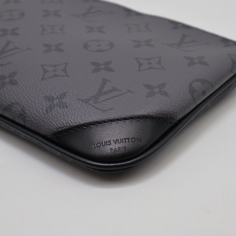 LOUIS VUITTON Trio三合一黑武士郵差包-16