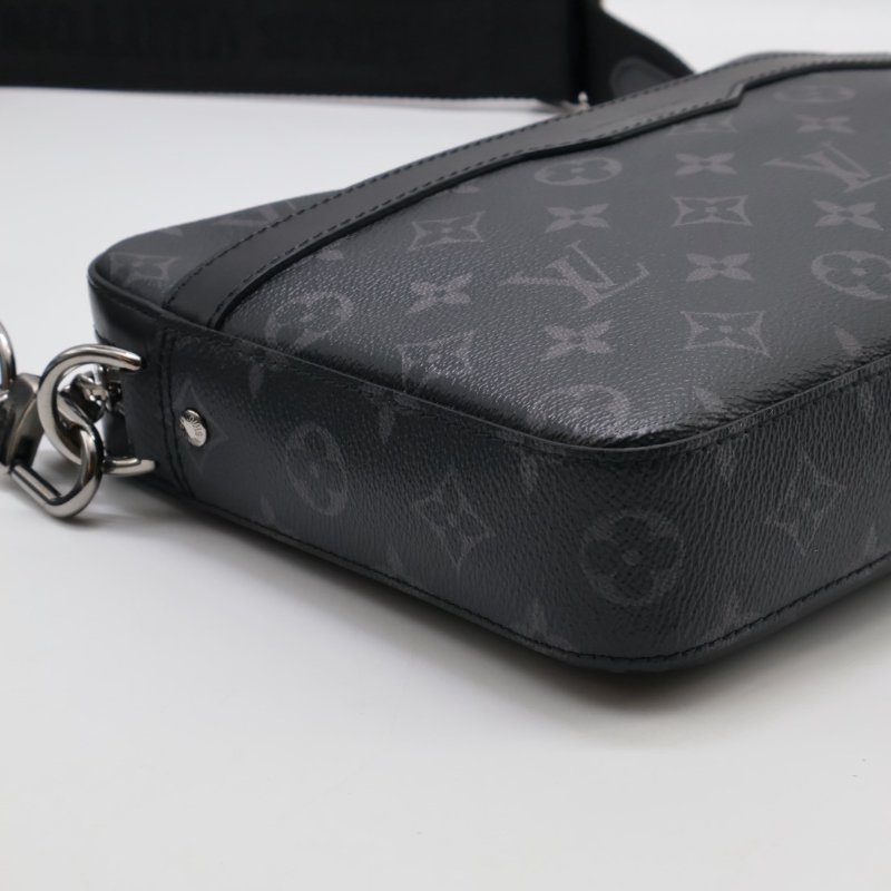 LOUIS VUITTON Trio三合一黑武士郵差包-22