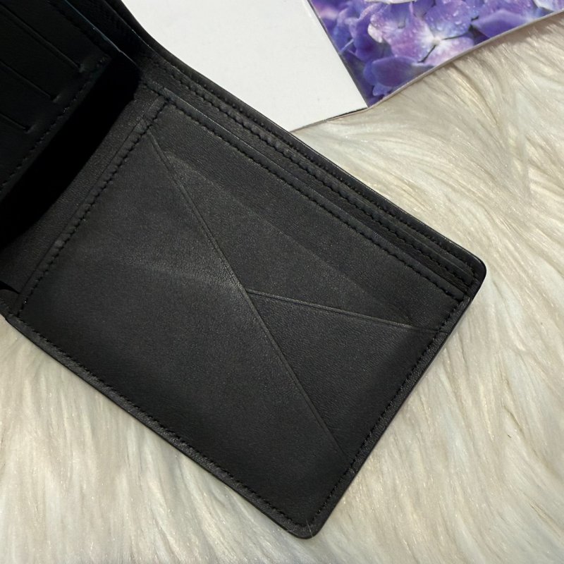 LV Multiple黑壓紋短夾-7