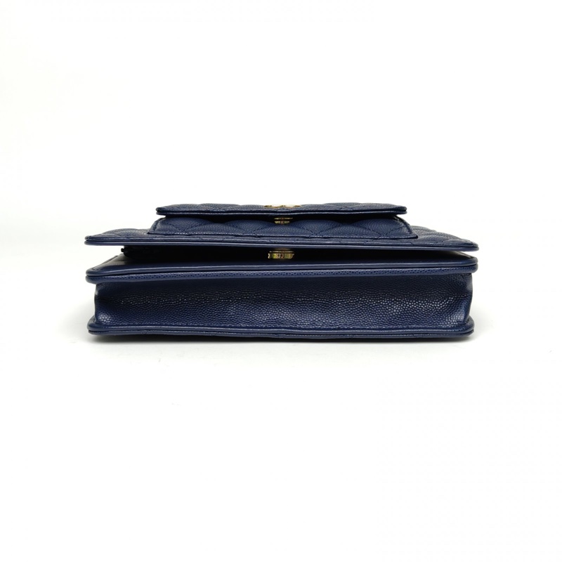 CHANEL 22ACFWOC藍色荔枝牛皮晶片開金扣肩背包-3