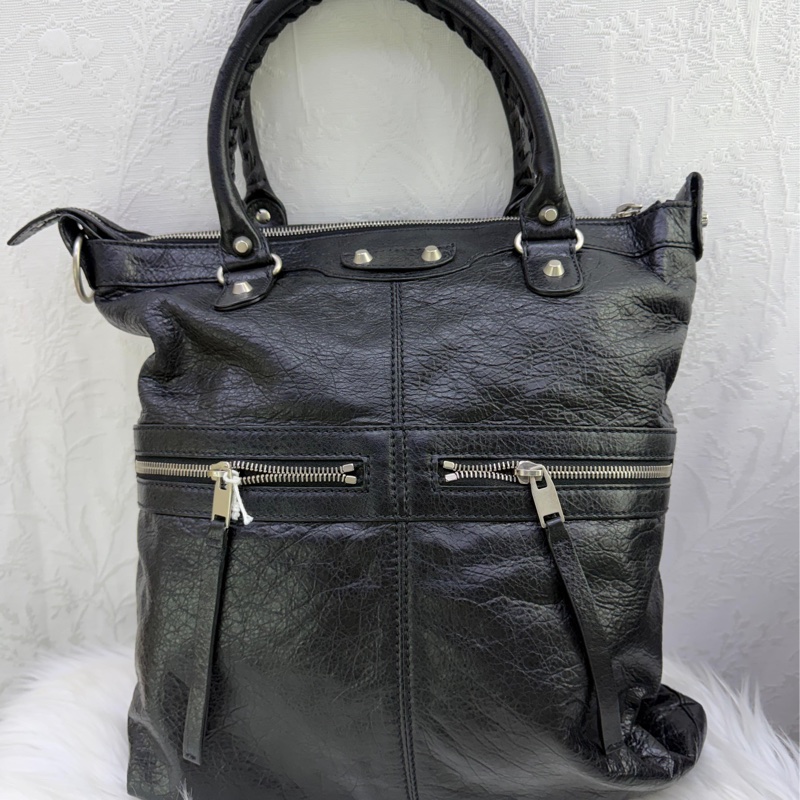 BALENCIAGA Agneau Classic Hardware Square Tote Black-0
