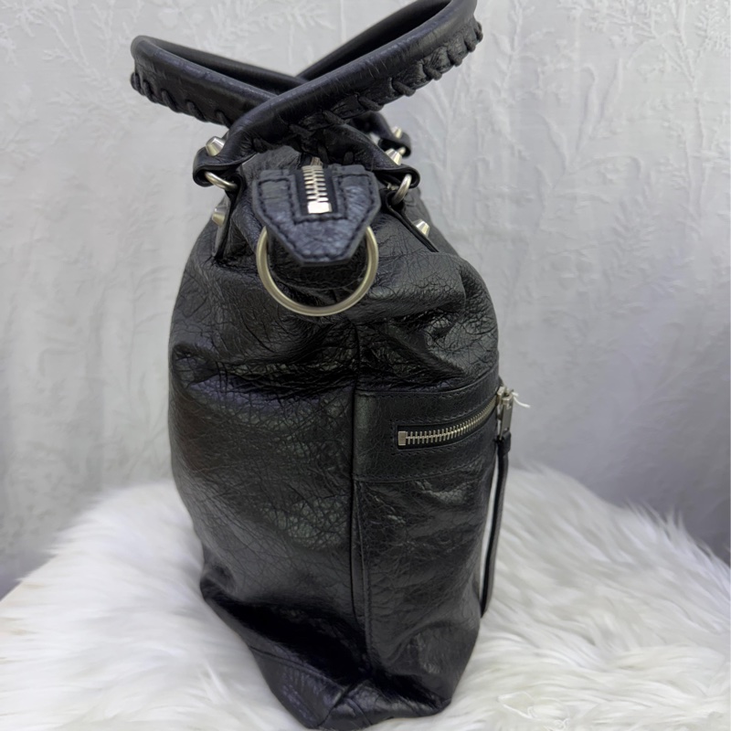 BALENCIAGA Agneau Classic Hardware Square Tote Black-3
