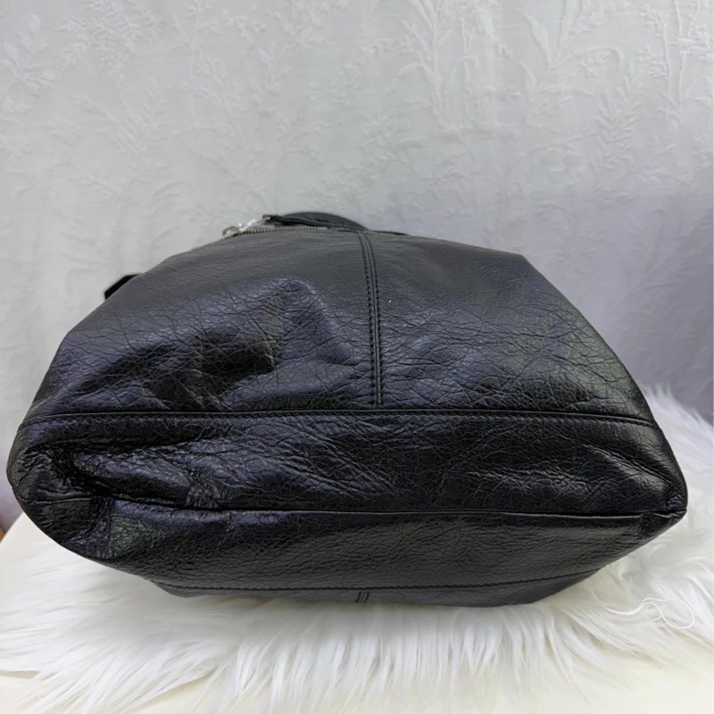 BALENCIAGA Agneau Classic Hardware Square Tote Black-6