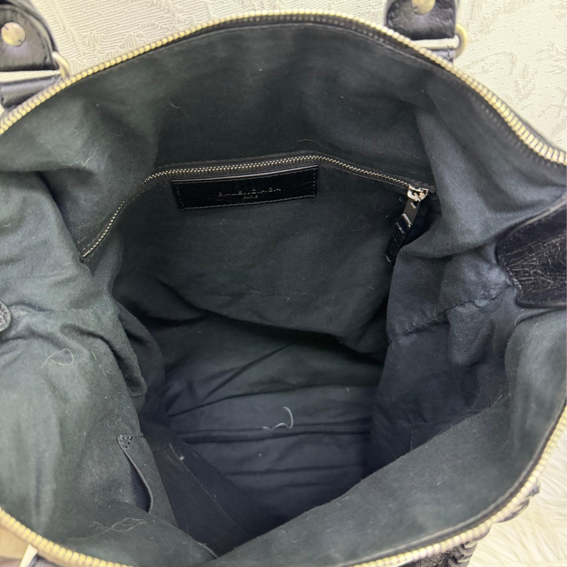 BALENCIAGA Agneau Classic Hardware Square Tote Black-8