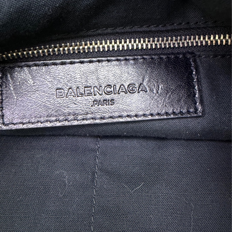 BALENCIAGA Agneau Classic Hardware Square Tote Black-10