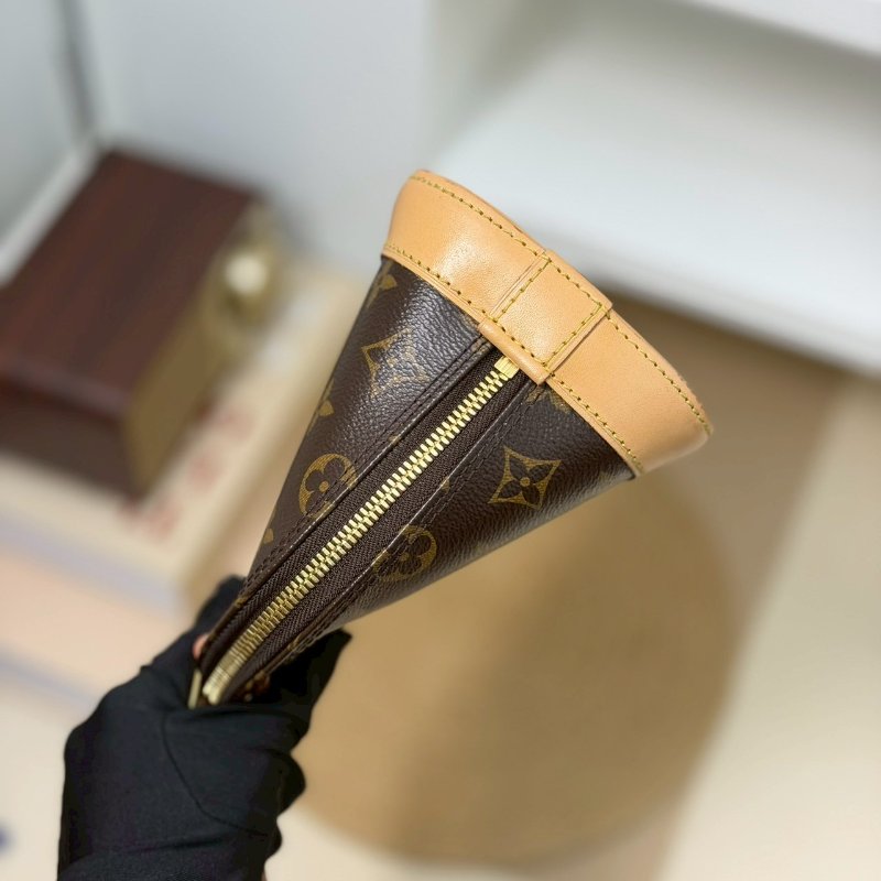 （超甜價！請把握🫶🏻🫶🏻）🏷LV 路易威登．Alma BB 老花貝殼包 M46990/客人寄賣-3