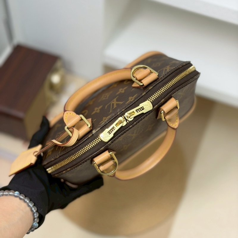 （超甜價！請把握🫶🏻🫶🏻）🏷LV 路易威登．Alma BB 老花貝殼包 M46990/客人寄賣-13