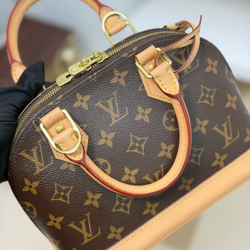 （超甜價！請把握🫶🏻🫶🏻）🏷LV 路易威登．Alma BB 老花貝殼包 M46990/客人寄賣-17