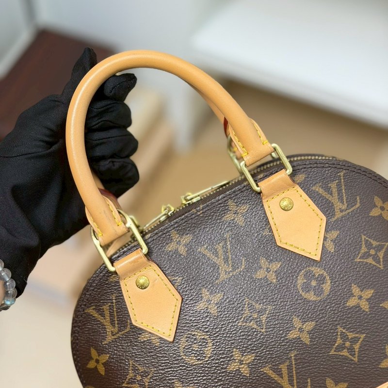 （超甜價！請把握🫶🏻🫶🏻）🏷LV 路易威登．Alma BB 老花貝殼包 M46990/客人寄賣-18