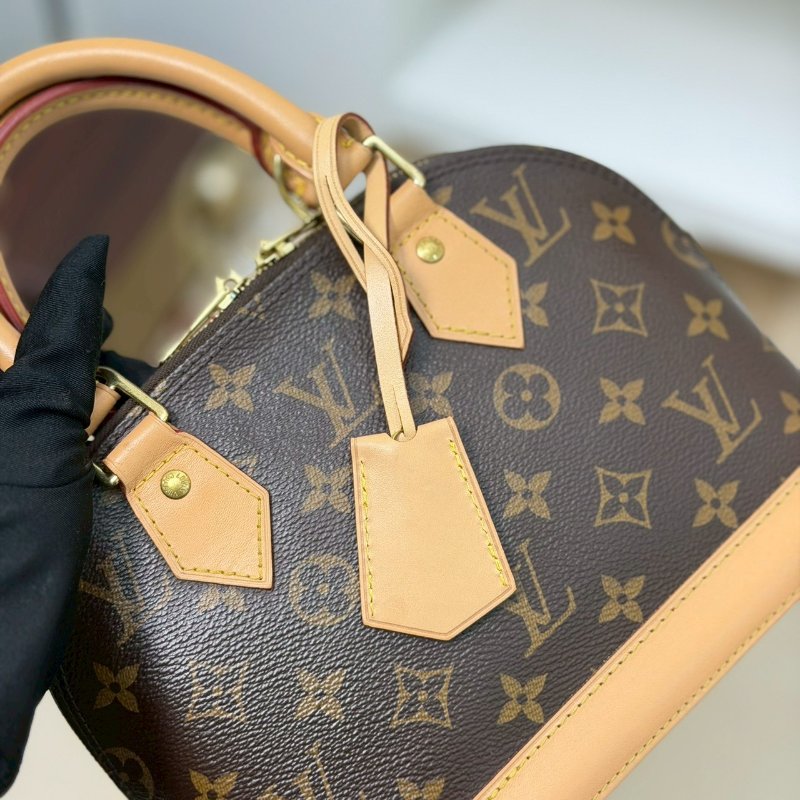 （超甜價！請把握🫶🏻🫶🏻）🏷LV 路易威登．Alma BB 老花貝殼包 M46990/客人寄賣-21