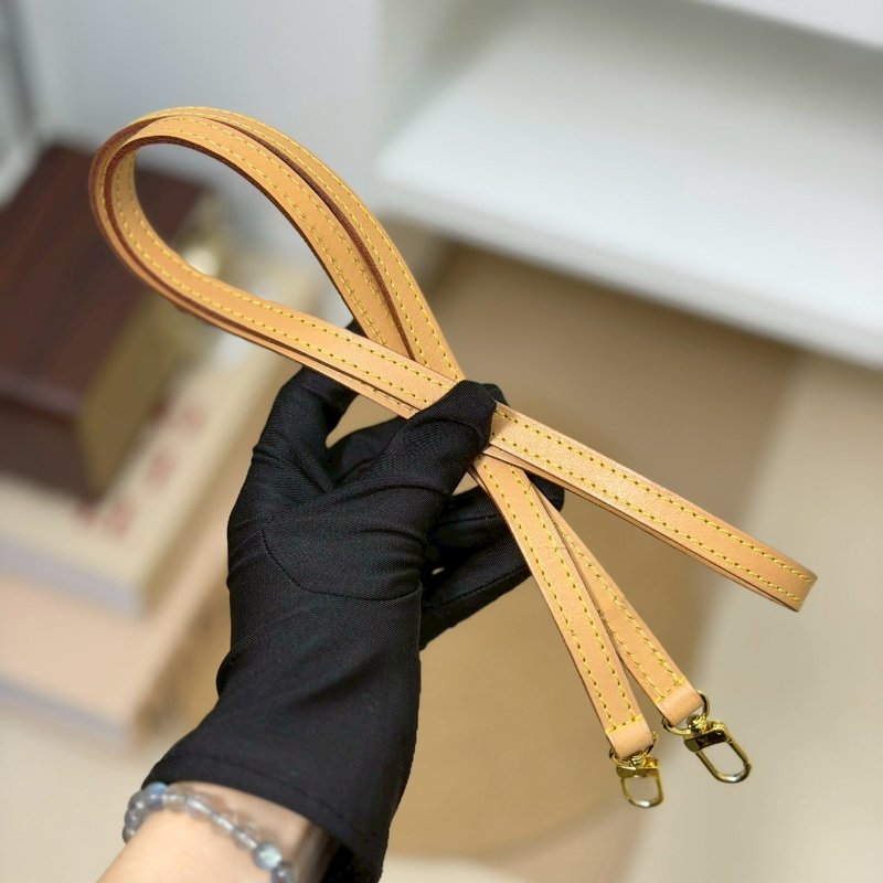 （超甜價！請把握🫶🏻🫶🏻）🏷LV 路易威登．Alma BB 老花貝殼包 M46990/客人寄賣-24