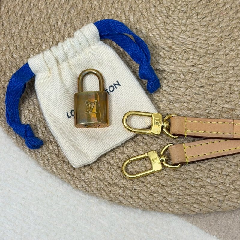 （超甜價！請把握🫶🏻🫶🏻）🏷LV 路易威登．Alma BB 老花貝殼包 M46990/客人寄賣-26