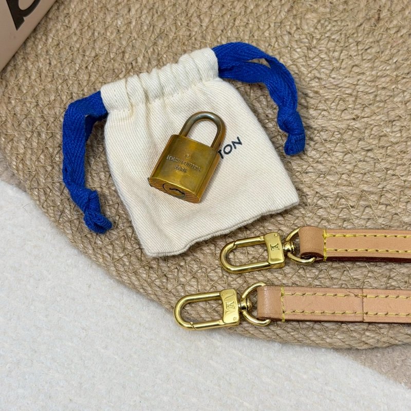 （超甜價！請把握🫶🏻🫶🏻）🏷LV 路易威登．Alma BB 老花貝殼包 M46990/客人寄賣-27