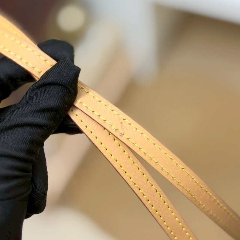 （超甜價！請把握🫶🏻🫶🏻）🏷LV 路易威登．Alma BB 老花貝殼包 M46990/客人寄賣-29