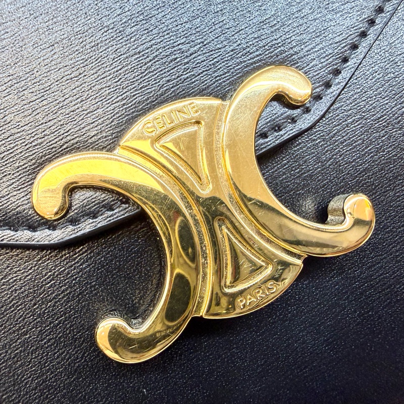 CELINE黑金牛皮凱旋MARGO下蓋信封側背包10L033DPV-14