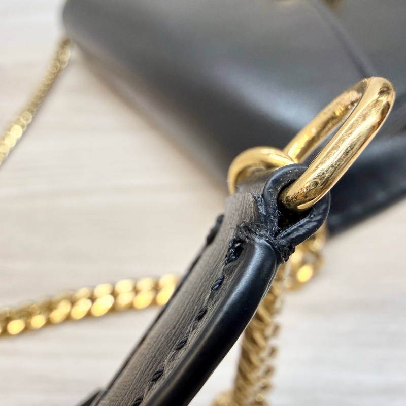 CELINE黑金牛皮凱旋MARGO下蓋信封側背包10L033DPV-17