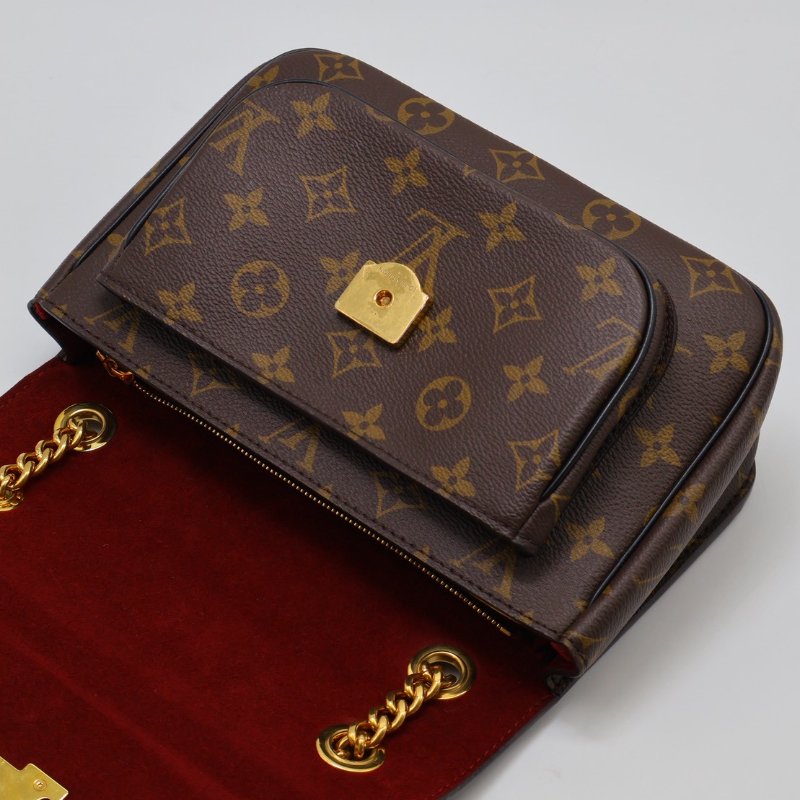 LOUIS VUITTON Passy郵差包-18