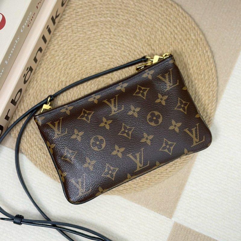 （二手稀有釋出🥰）🏷LV 路易威登．Double Zip Pochette 二合一 M69203-1