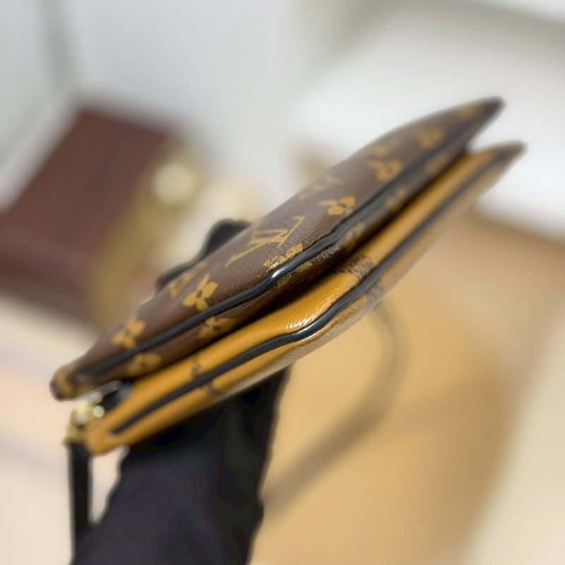 （二手稀有釋出🥰）🏷LV 路易威登．Double Zip Pochette 二合一 M69203-6