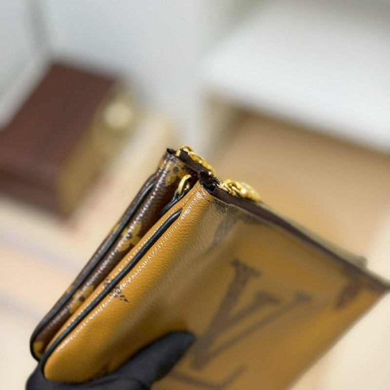 （二手稀有釋出🥰）🏷LV 路易威登．Double Zip Pochette 二合一 M69203-8