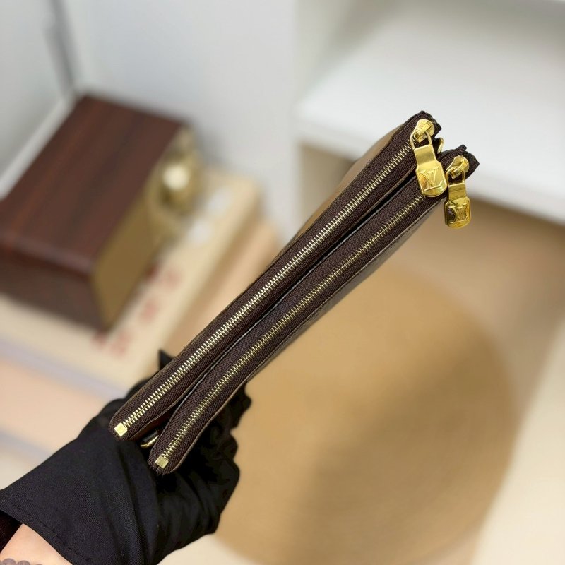 （二手稀有釋出🥰）🏷LV 路易威登．Double Zip Pochette 二合一 M69203-13