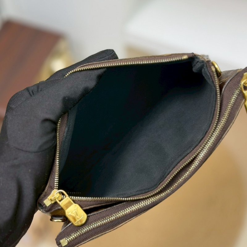 （二手稀有釋出🥰）🏷LV 路易威登．Double Zip Pochette 二合一 M69203-17