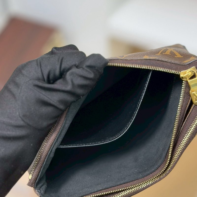 （二手稀有釋出🥰）🏷LV 路易威登．Double Zip Pochette 二合一 M69203-19