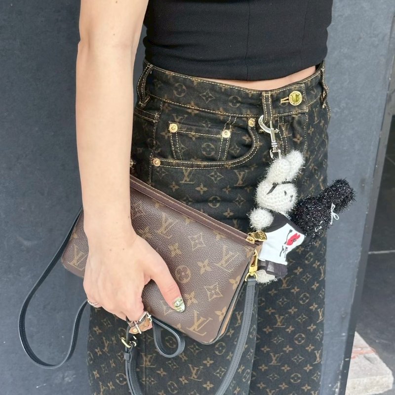 （二手稀有釋出🥰）🏷LV 路易威登．Double Zip Pochette 二合一 M69203-22