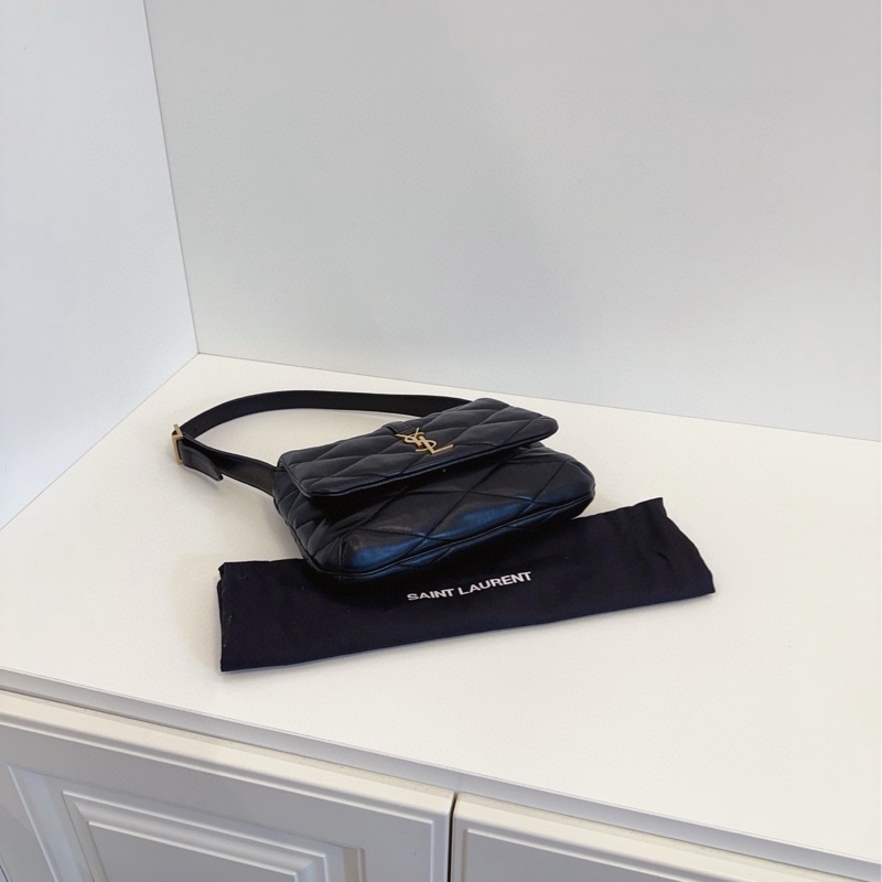 【99新🆕】YSL E57黑金Hobo 三角幾何菱格泡芙腋下包 小號 small 什單肩包-3