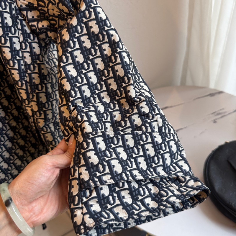 Dior滿版衝鋒衣超好看的 可以穿很大 只穿一次 防風可以滑雪-6