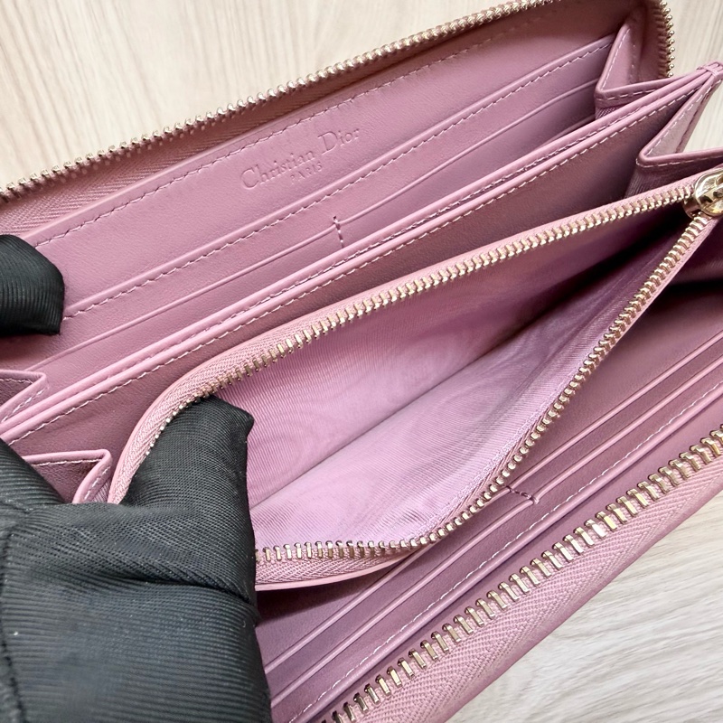 DIOR粉紫色籐格紋羊皮Lady Dior Voyageur長夾S0007ONMJ-7