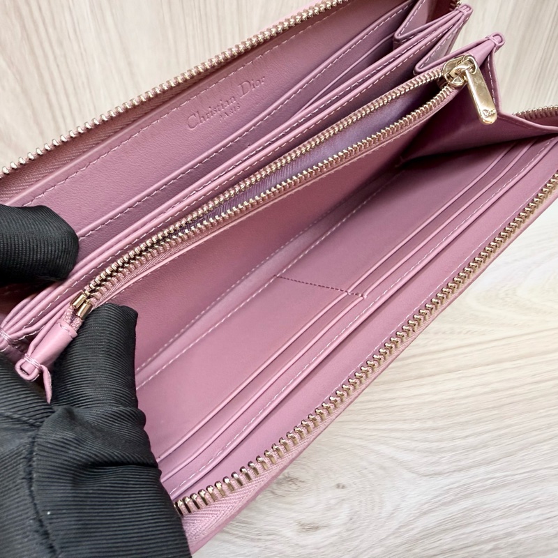 DIOR粉紫色籐格紋羊皮Lady Dior Voyageur長夾S0007ONMJ-8