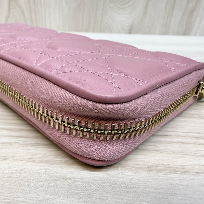 DIOR粉紫色籐格紋羊皮Lady Dior Voyageur長夾S0007ONMJ-15