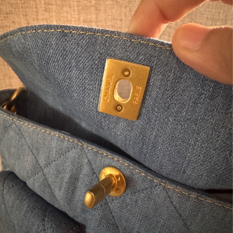 香奈兒Chanel 𝟤𝟧ᴘ牛仔單寧金嬉皮包ʜᴏʙᴏ小號/全新閒置-4