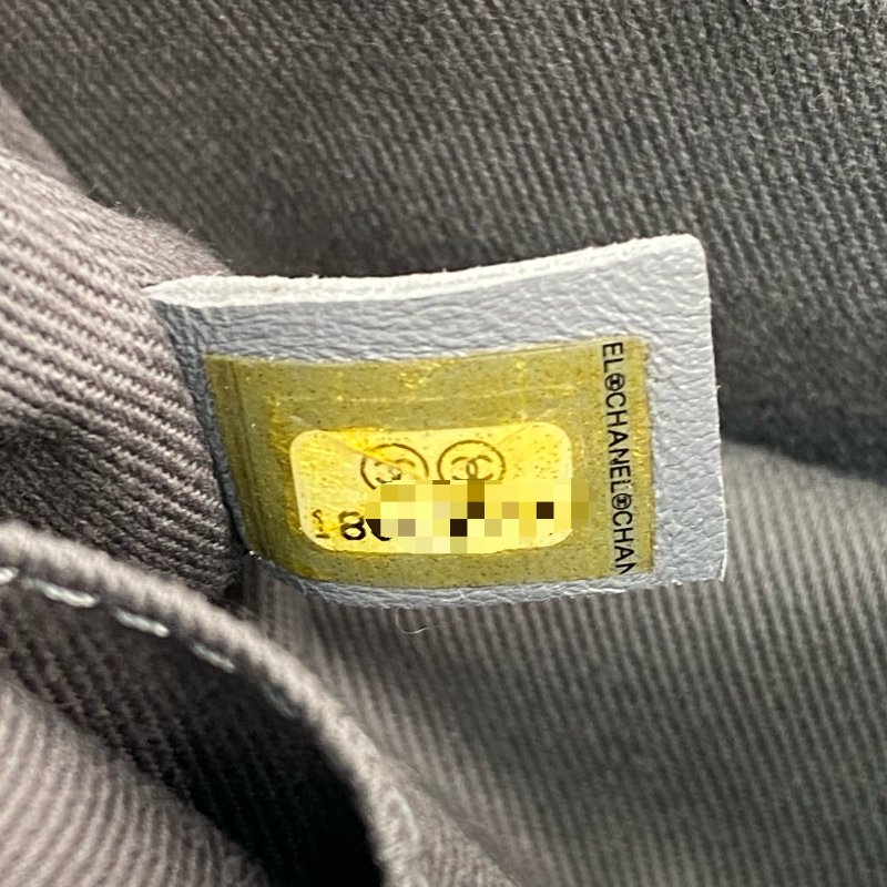 △ Chanel 香奈兒 Gray Green Calfskin Ruthenium-Finish Metal Chain Shoulder Bag No.18 灰綠色小牛皮鍍釕金屬鏈條肩背袋 No.18 -267001039-18