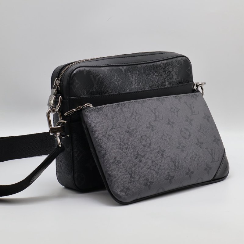 LOUIS VUITTON Trio三合一黑武士郵差包-1