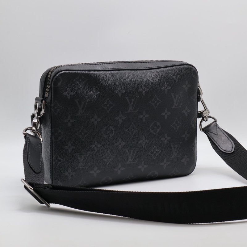 LOUIS VUITTON Trio三合一黑武士郵差包-3