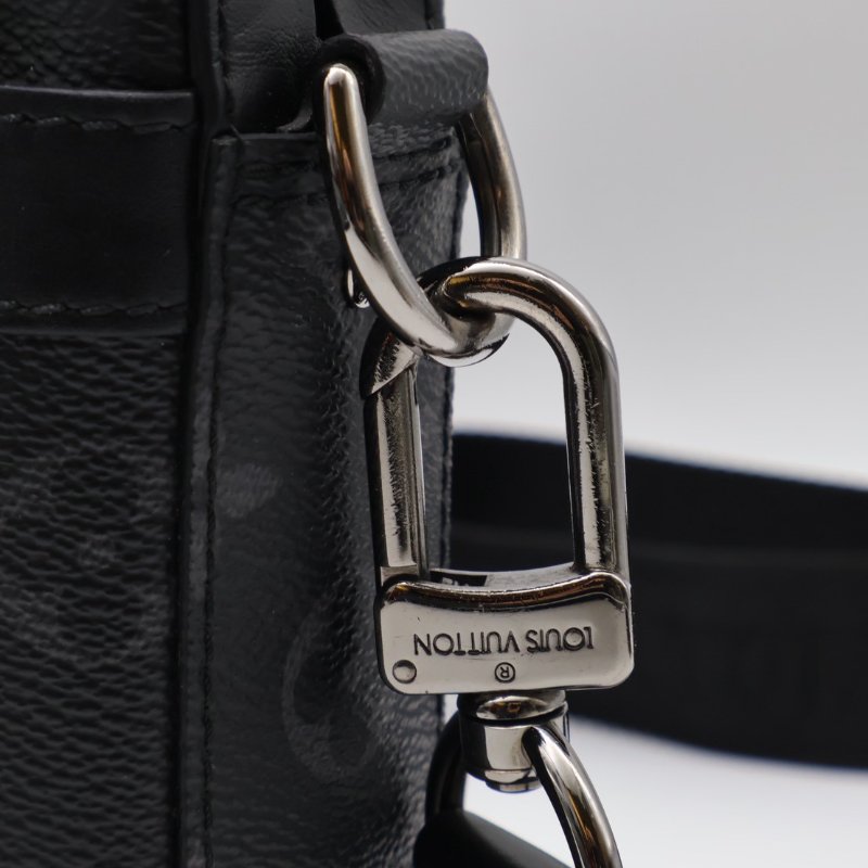 LOUIS VUITTON Trio三合一黑武士郵差包-6